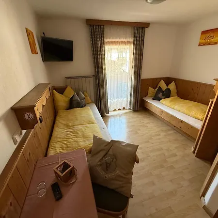 Rainer ゲストハウス ヴェステンドルフ